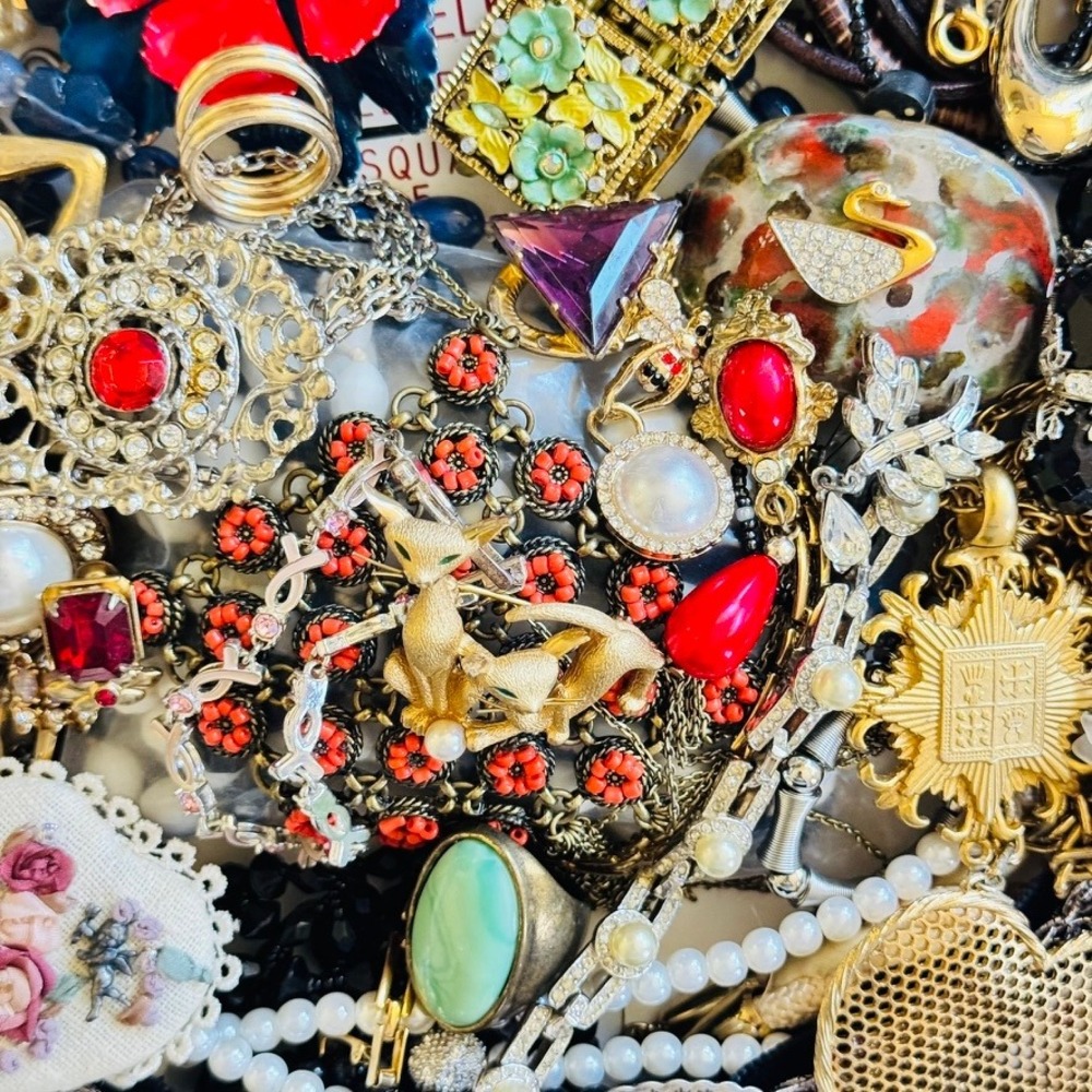 VTG To Now Rhinestone Colorful Junk Costume Jewelry Lot Craft Arts Parts 2.8lbs